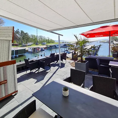 Botel Hausboot Relax Sagard